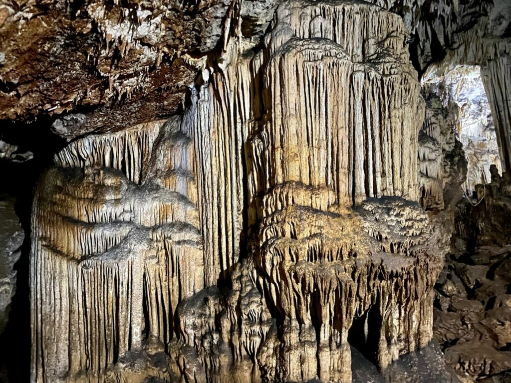 Formation calcaire dans une grotte